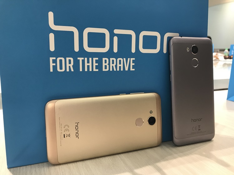 honor最新入门手机6A Pro抢先看，另外还泄露即将有全面屏手机来马！是honor 7X吗？