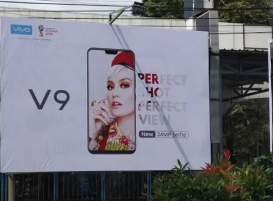 vivo神秘新搞作？神秘刘海屏 + 24MP前置镜头 vivo V9海报泄露！