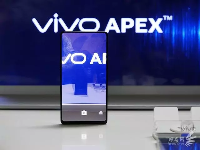 vivo APEX在中国掀开真面目！91%超高屏占比、升降式自拍镜头、屏下指纹辨识等，重新定义全面屏！