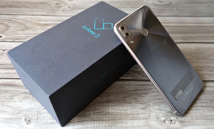 Asus ZenFone 5 ZE620KL测评 – 更智能的中端型AI智能手机！