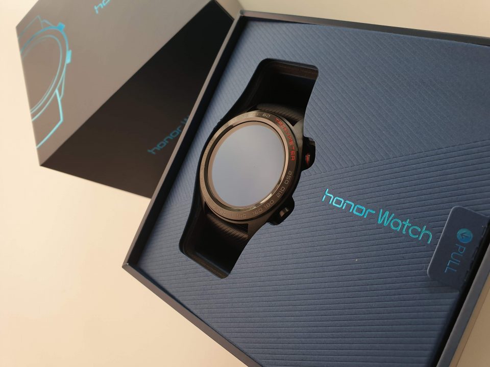 HONOR Watch Magic以RM599正式发布，轻薄时尚还具备长续航！