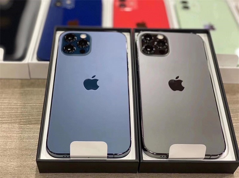Iphone 12和12 Pro全配色真机照 石墨色和太平洋藍最吸睛 小黑电脑