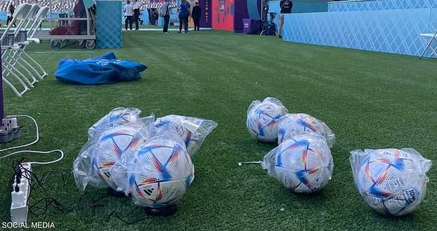 Qatar World Cup super crazy black technology: football to be charged! Built-in positioning sensor, pre-match charging live photo exposure! - Urban Tech Story Version 2 65074863 11483753 A social media user posted a photo of the balls that quickly wen a 15 1669778858567