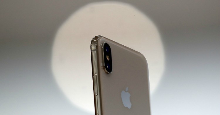 Apple iPhone X 来电BUG + 传感器BUG！Apple：正在调查中！