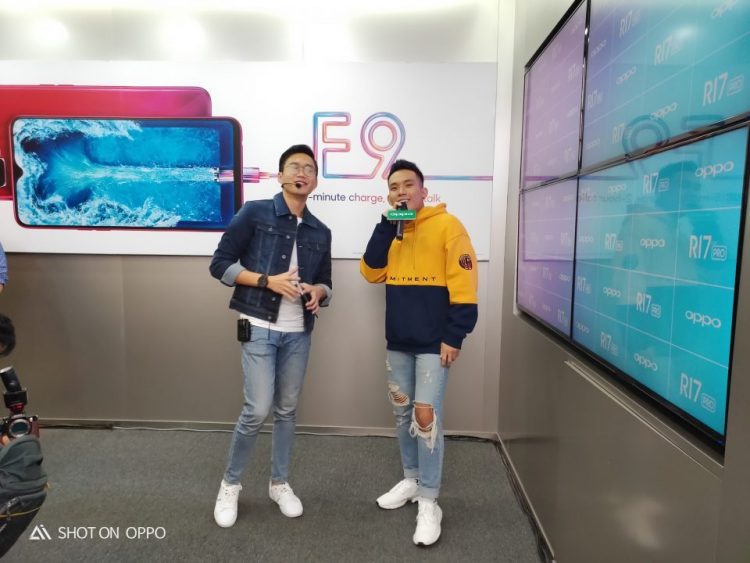 OPPO recently held the OPPO R17 Pro Seize The Night Bus Tour  with Syafiq Kyle and Pei Yong