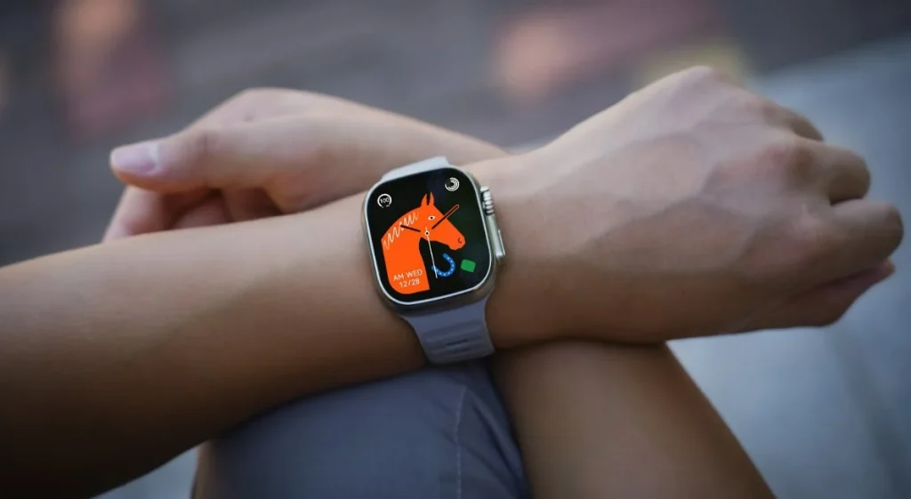 外观简直一摸一样！翻版Apple Watch Ultra现身：售价只需RM142，价格 