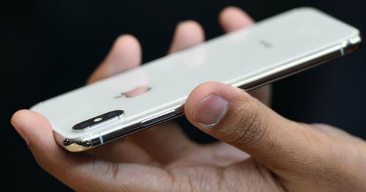 新iPhone X、iPhone X Plus曝光：电池将获提升，iPhone X Plus使更大的L形电池，容量约3500mAh！