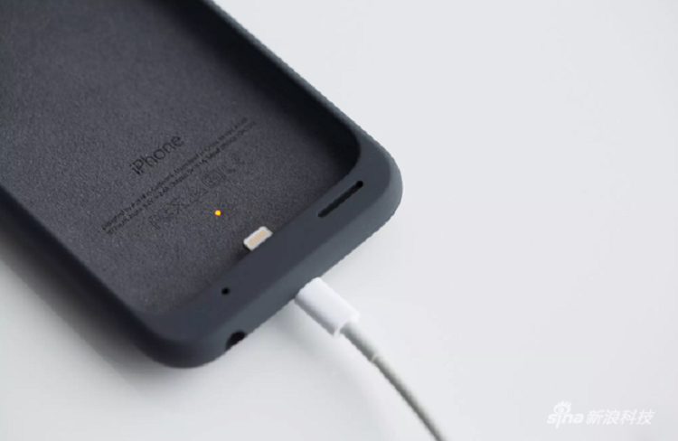 Apple iPhone XS 将推出新的Smart Battery Case？
